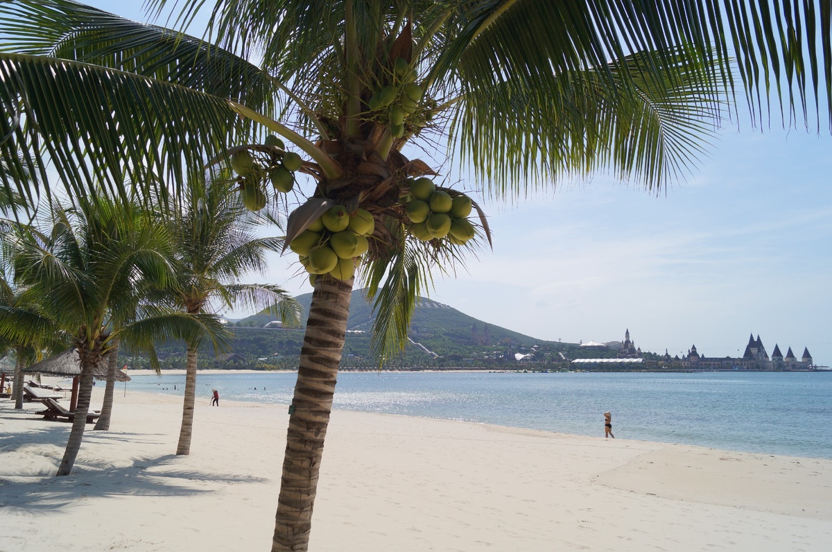 Вьетнам пляж отеля Vinperl Resort & Spa Nha Trang Bay 5*