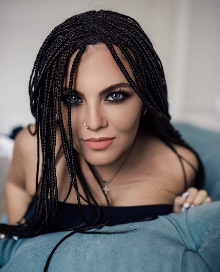 Фото в детстве найти не получилось!