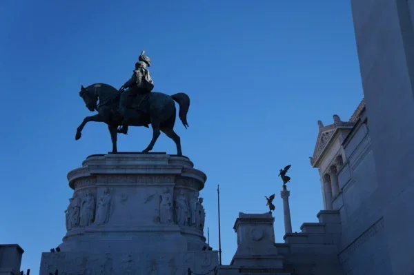 Статуя Витторио Эмануэле 2