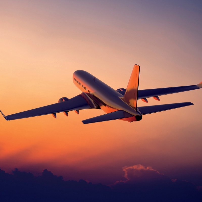 Британский лоукостер EasyJet полностью прекратил полеты из-за пандемии COVID-19 без точных дат возвращения к работе.