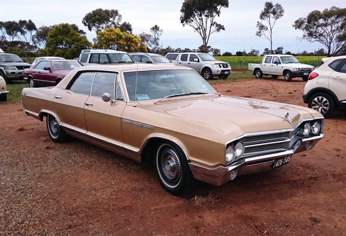 Buick LeSabre 1965 Hardtop / wikipedia.org