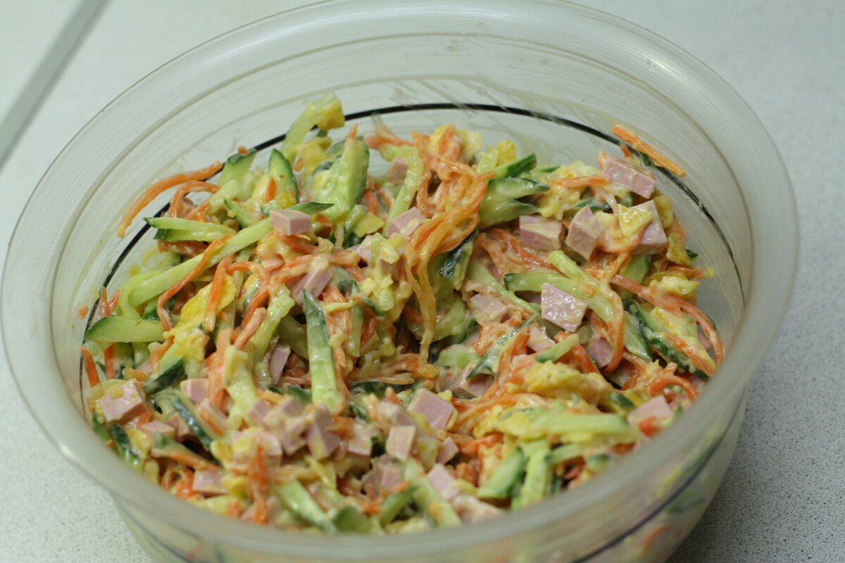 Простой рецепт салата на скорую руку из простых продуктов с фото