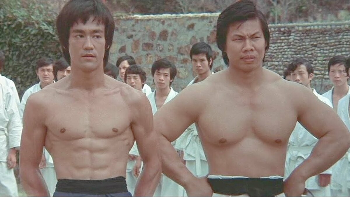 Брюс Ли и Боло Йен в фильме  «Выход дракона»