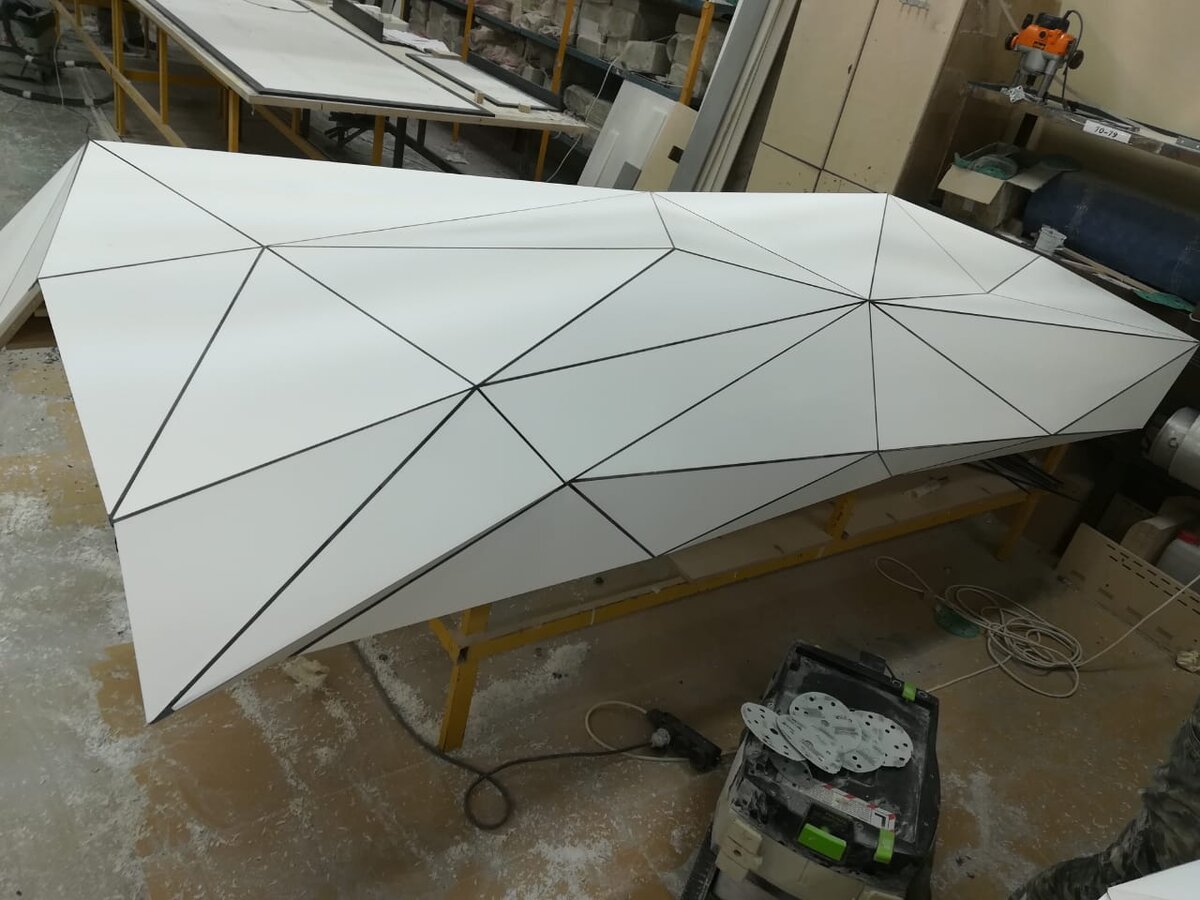 Изготовление ресепшн по авторскому проекту из искусственного камня