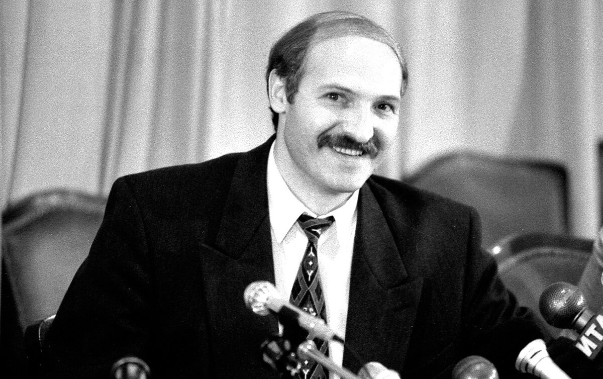 Александр Лукашенко в 1994 году.Вон какой он тогда был !