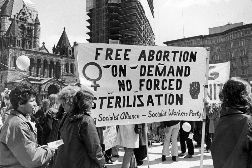 Участницы Национального женского освободительного движения протестуют против конкурса «Мисс Америка» в Атлантик-Сити, штат Нью-Джерси 7 сентября 1968 года. Фото: Архив Беттмана/ Getty Image