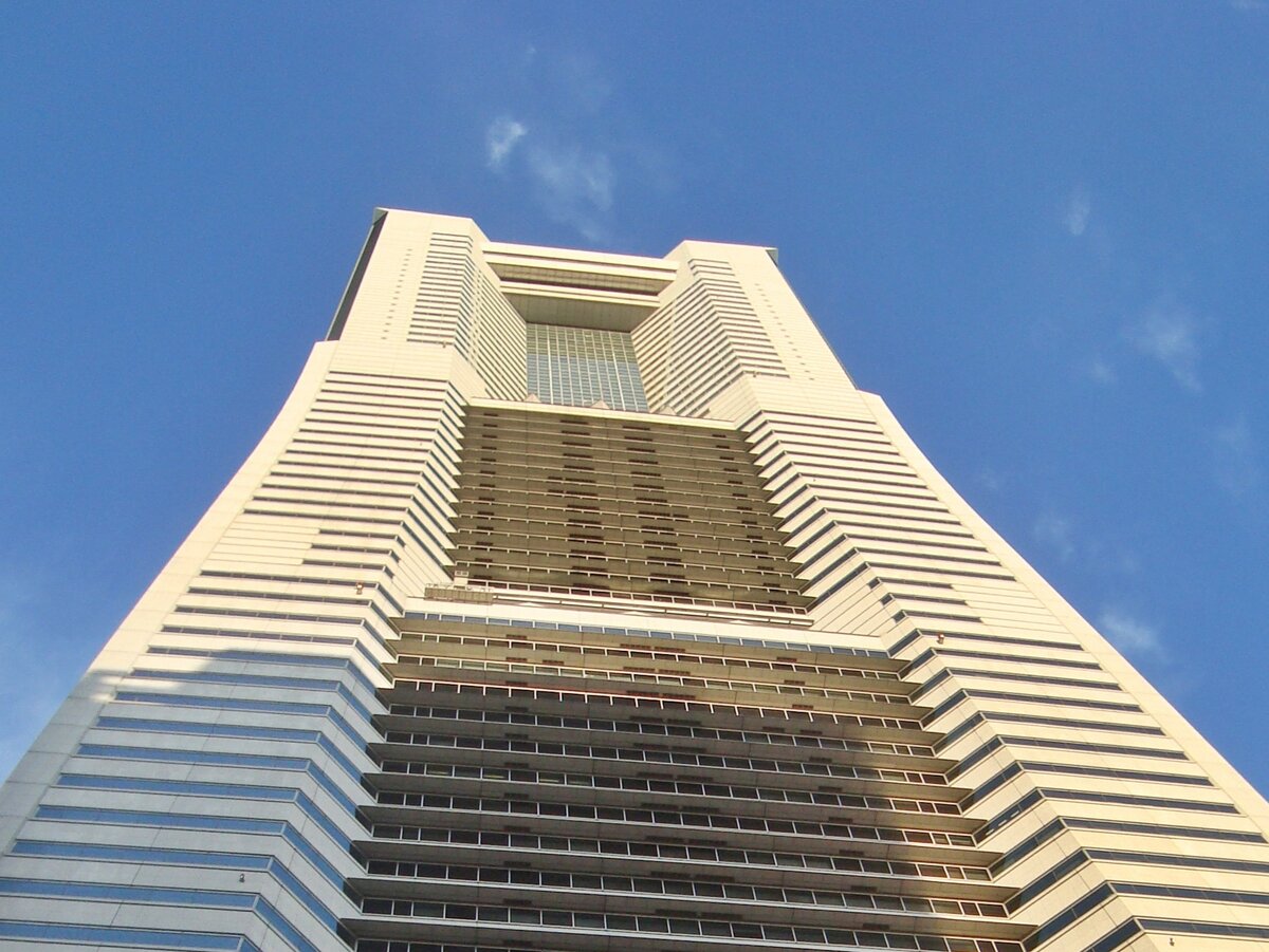Небоскрёб Landmark Tower в Йокогаме. Фото из личного архива. 
