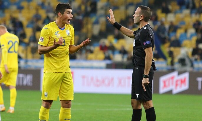 С Испанией - без Руслана Малиновского.