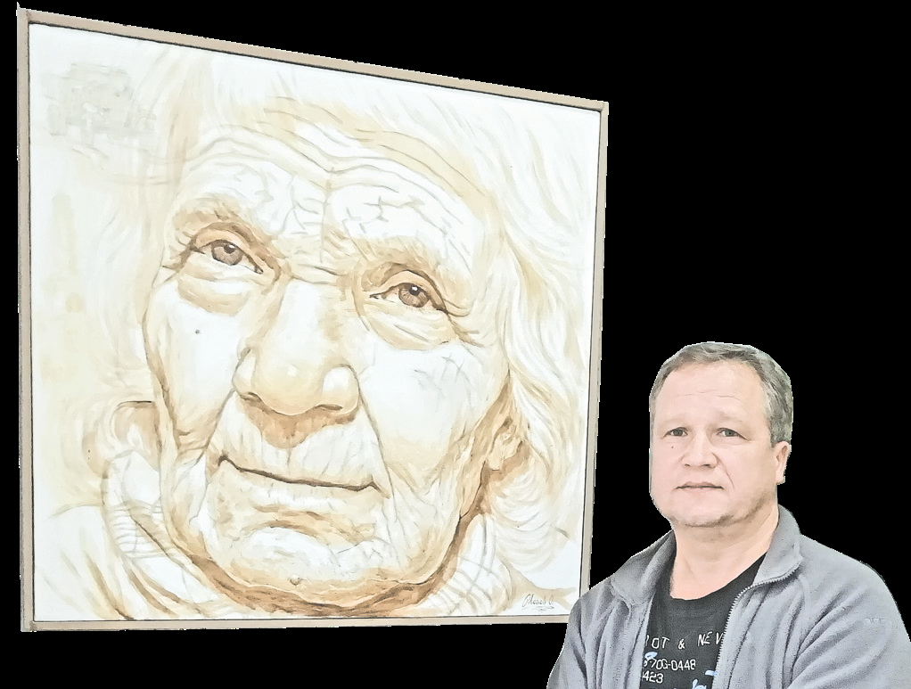 На художественной выставке нижнекамских художников «Осенний вернисаж - 2020» в музее Ахсана Фатхутдинова при входе в зал первым притягивает взгляд портрет пожилой женщины.