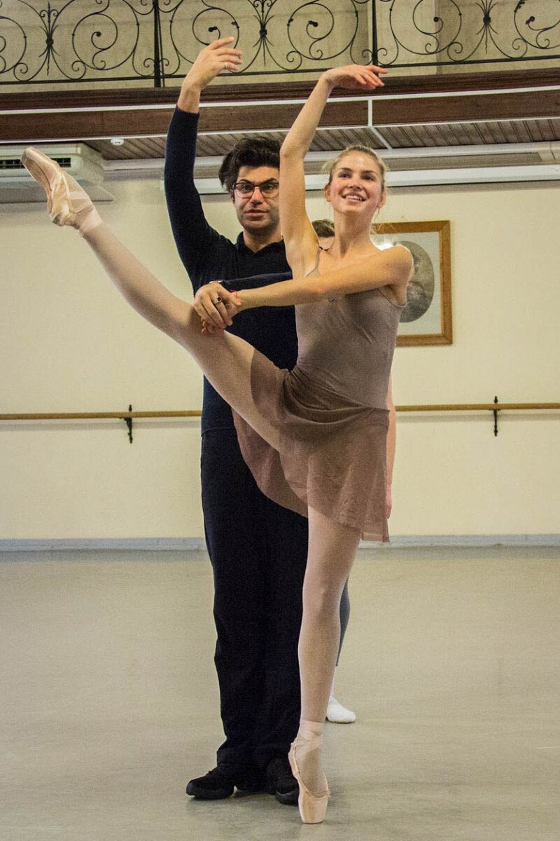 Ника Цхвитария и Николай Цискаридзе на репетиции балета Дж. Баланчина "Вариации на тему Раймонды"