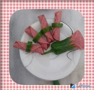 Чтобы сделать такую съедобную живописную картину, возьмите: