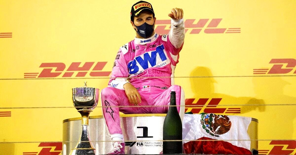 Серхио Перес на победном для себя подиуме Гран-при Сахира 2020