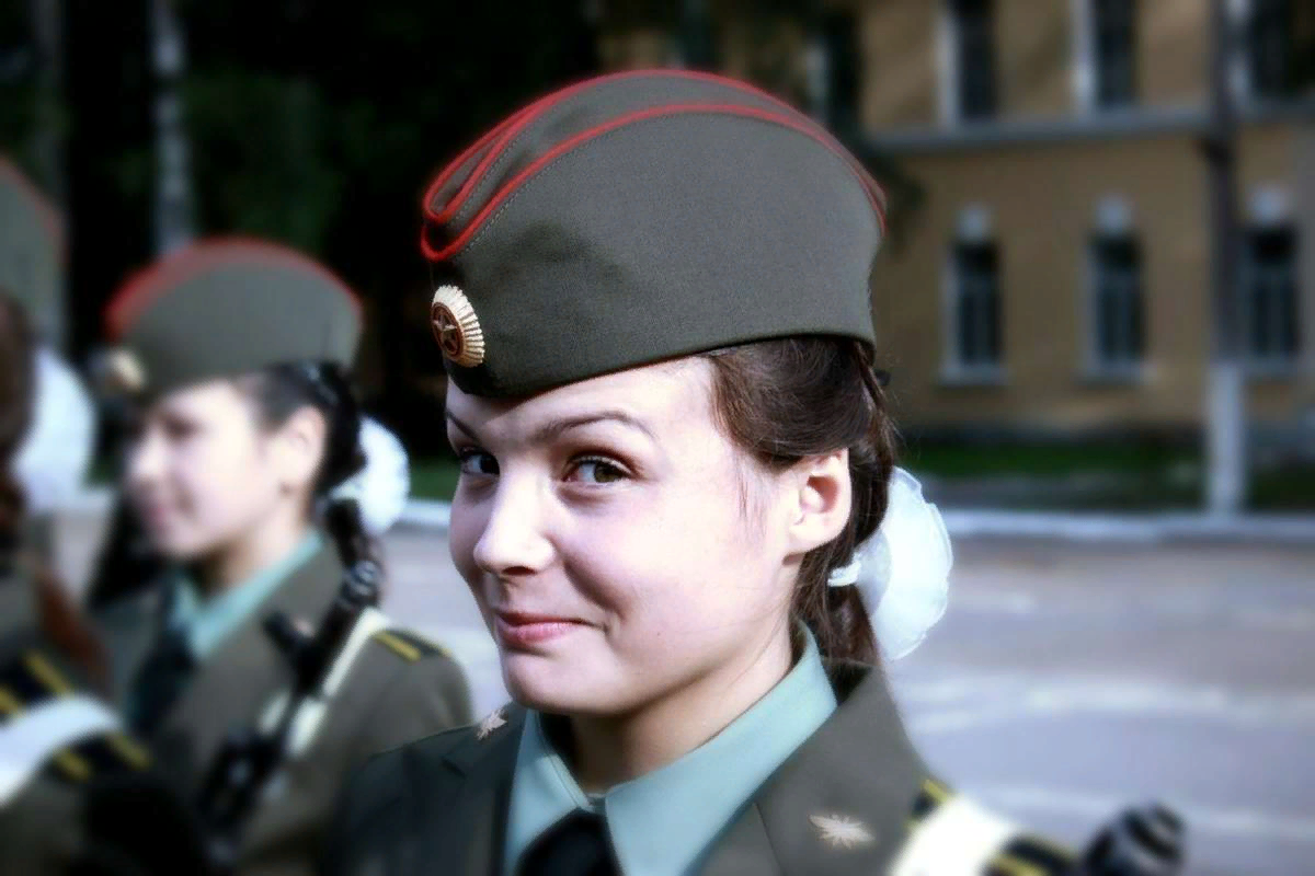 Женщины вс рф. Женщины военные. Женщины военнослужащие. Женщины военные в России. Русские женщины военнослужащие.