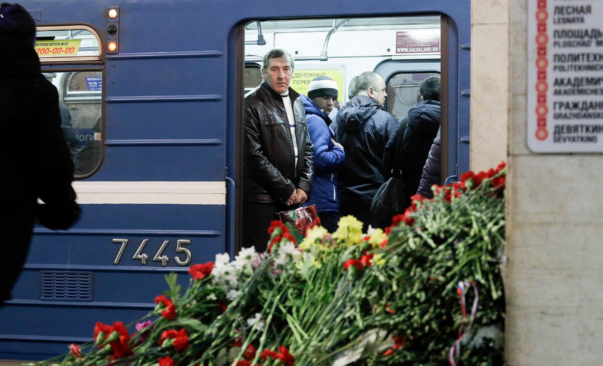 Взрыв в метро санкт петербурге 2017