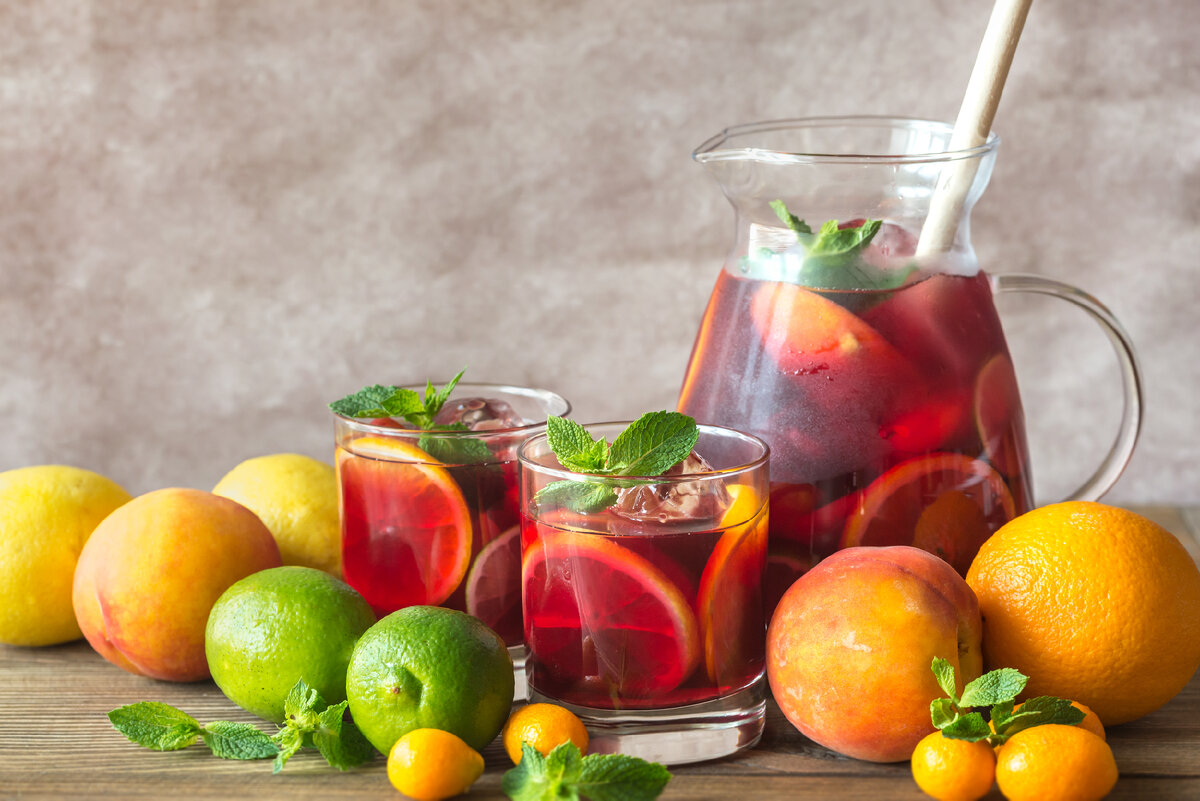 Вино Сангрия (Sangria) – вкусный освежающий напиток из Испании