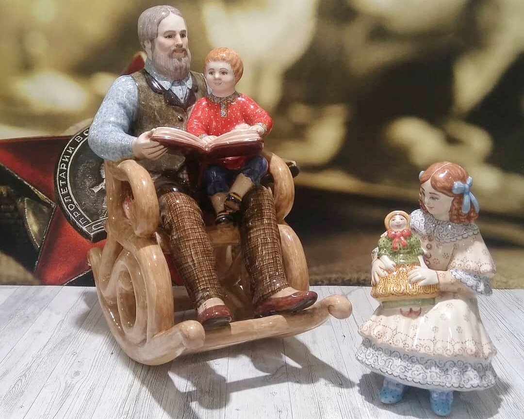 @https://www.instagram.com/majolica_gallery/ 