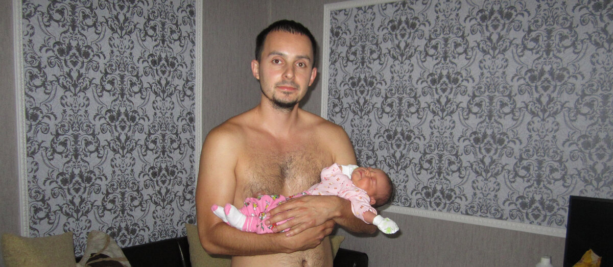 Анюте здесь неделя)