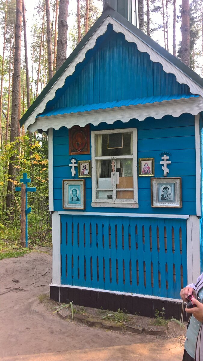Крохотная часовенка на Серафимовых камнях