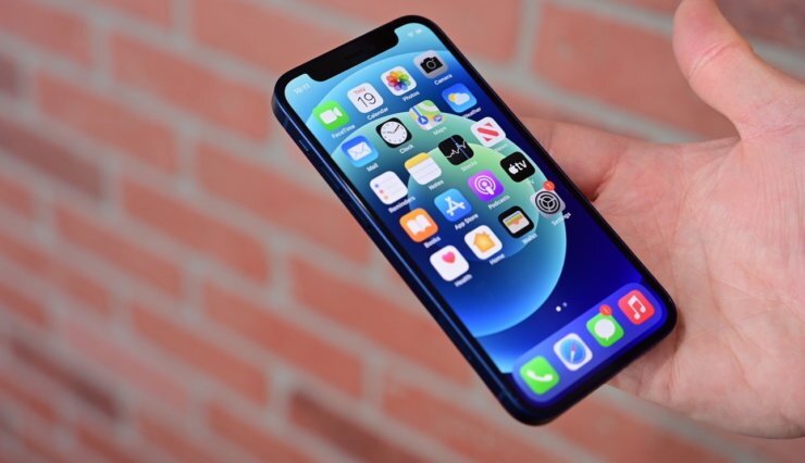    iPhone 12 всё ещё неплох, но если вы ищете альтернативу, берите сразу iPhone 14 Plus