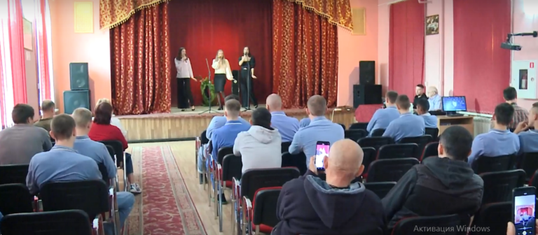    Артисты Оренбургского драмтеатра выступили перед ранеными бойцами в Ростове-на-Дону Белов Михаил Александрович