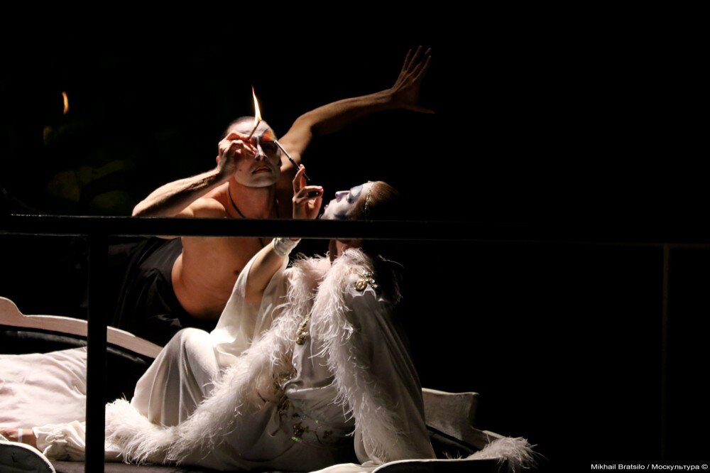 служанки виктюк спектакль. венера гимадиева травиата большой театр. музыка из спектакля служанки. театр романа виктюка служанки. роман виктюк спектакль служанки.