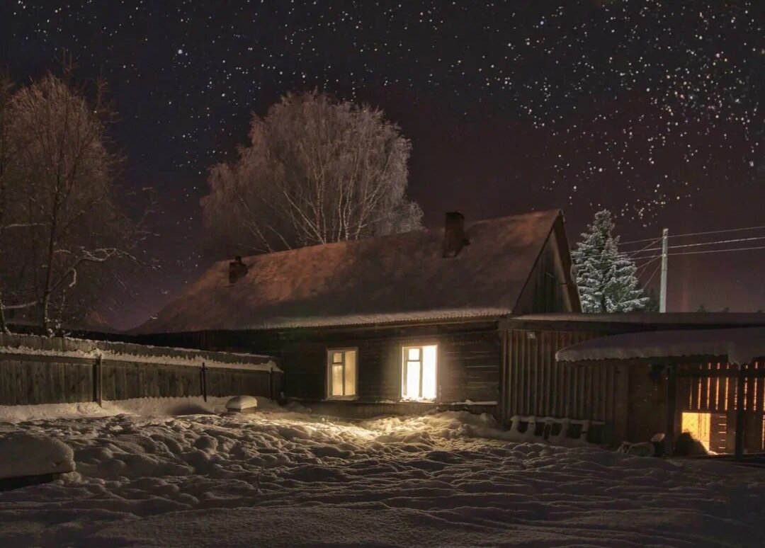 День и ночь деревня. Ночь в деревне. Деревенская ночь. Зима ночь. Звездная зимняя ночь в деревне.