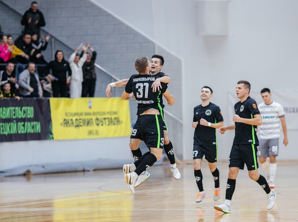     Раньше наши земляки никогда не доходили до ТОП-8. Фото со страницы МФК ЛКС в VK.