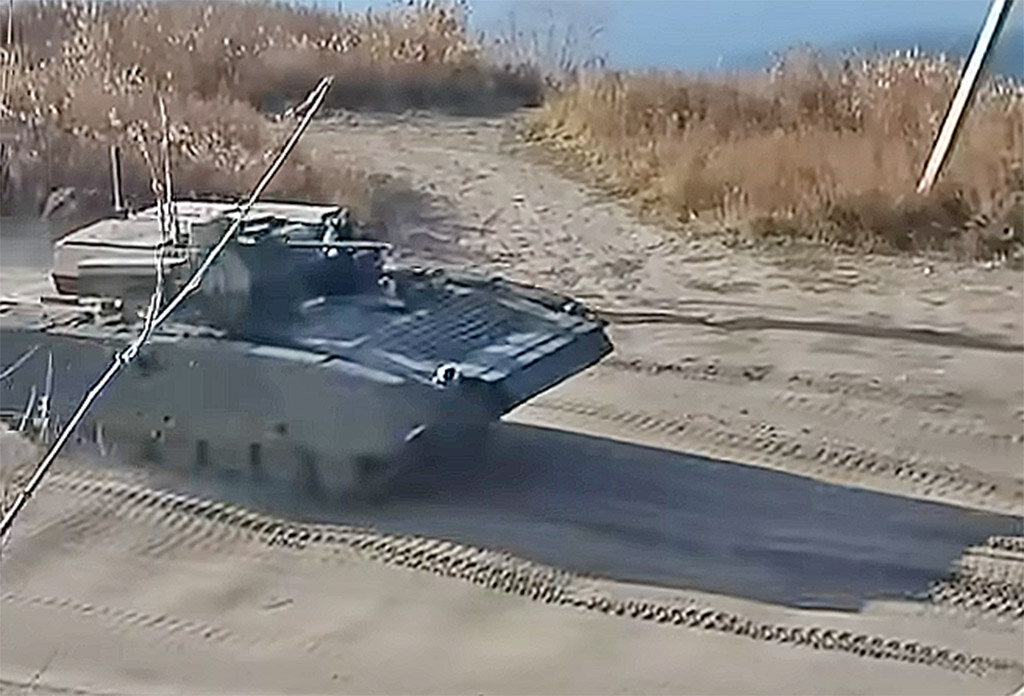 Предположительно БМП Б-18, стоп-кадр с видеоролика из сети Ютуб, 29.10.2022 г.