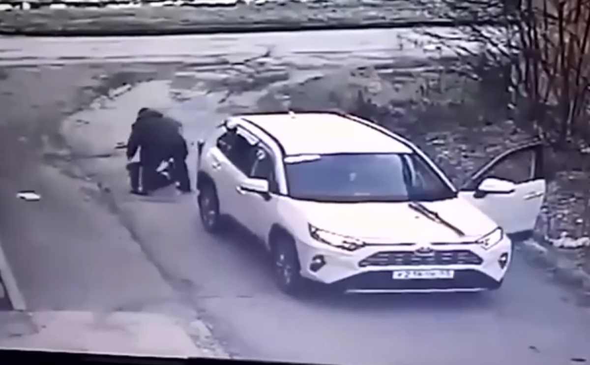    Жена депутата, сбившего мальчика в Татарске, извинялась в больнице