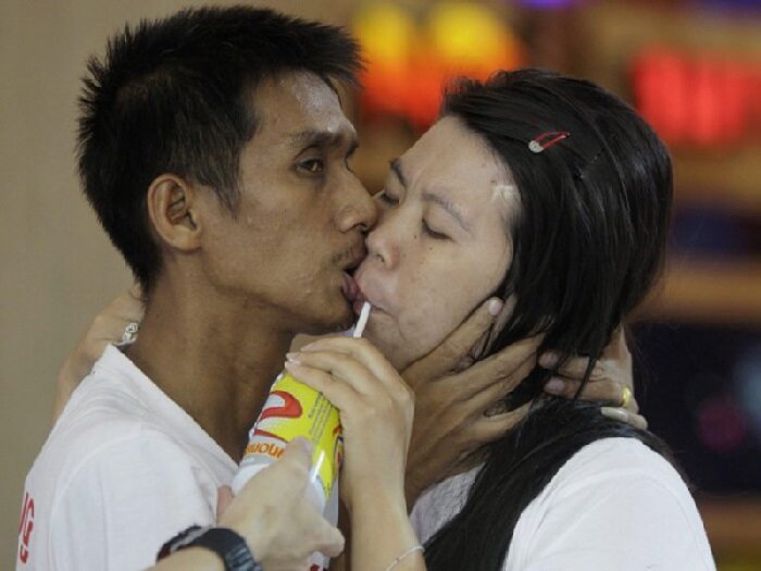 Фото Лаксан и Экахай. Соревнования на самый долгий поцелуй в мире.