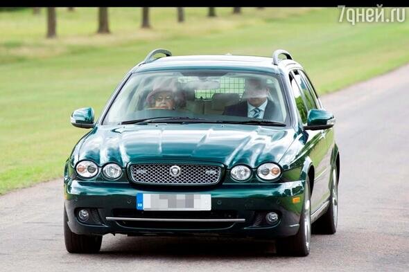    Тот самый автомобиль Jaguar X-Type с Елизаветой II historics.co.uk
