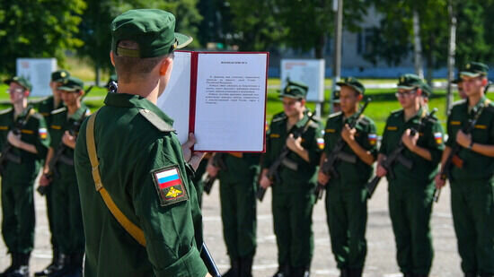     В Нижнем Новгороде проходят мероприятия по призыву на срочную службу. Кого не будут призывать осенью и какие меры предусмотрены за неявку в военкомат — в нашей статье.