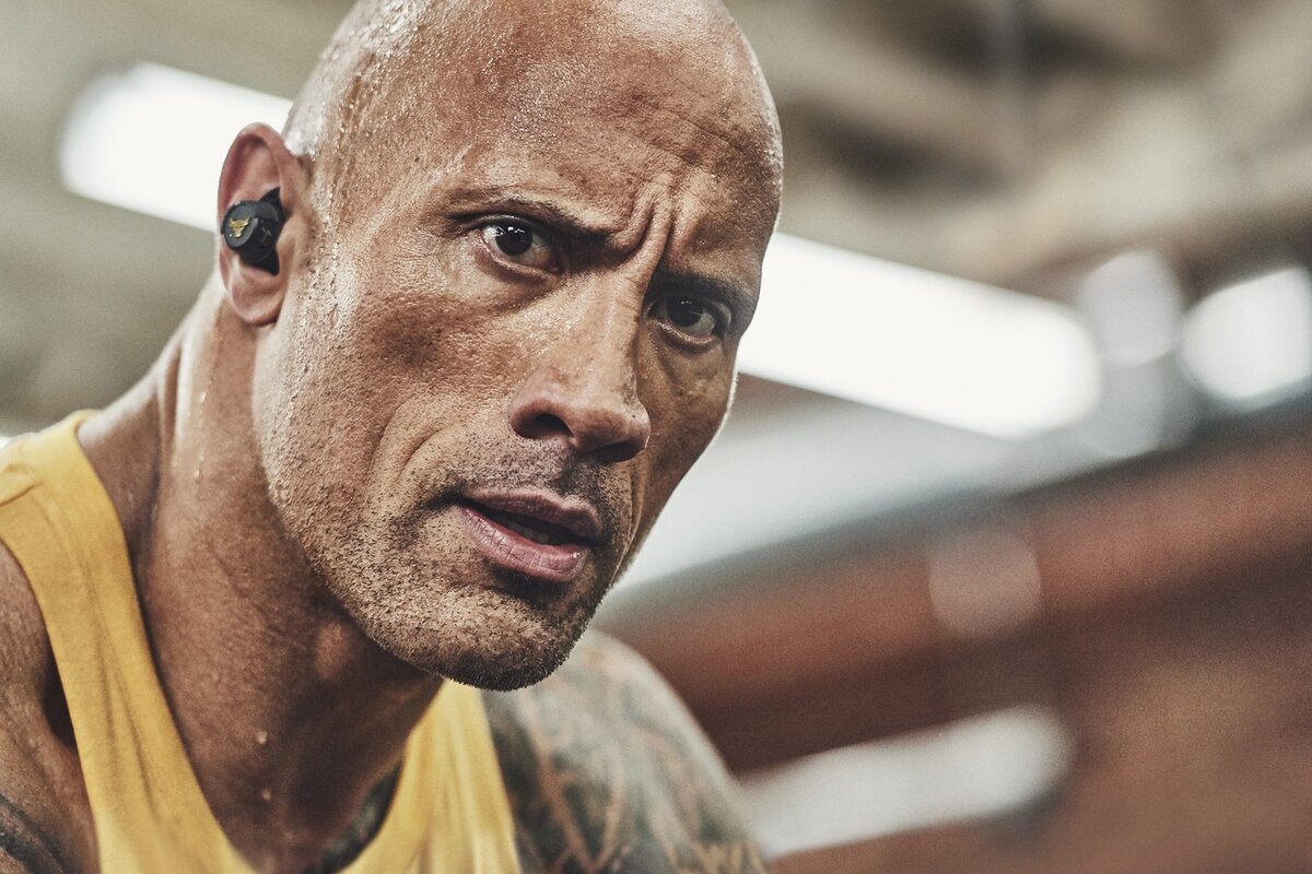 Дуэйн Джонсон under Armour the Rock наушники