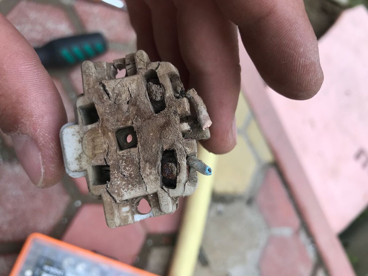 Вторая розетка