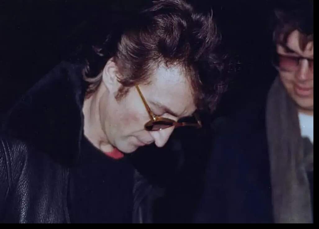 Джон Леннон и Марк Чепмен