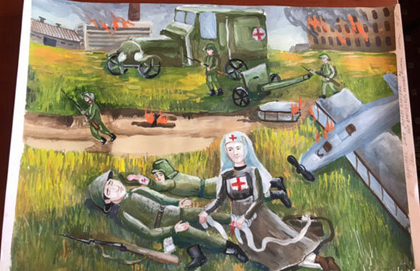 – В этом году конкурс проходил под названием «Красный Крест. Я вижу добро». А посвящен он 70-й годовщине принятия Женевских Конвенций 1949 года, – рассказывает председатель районной организации БОКК Елена Смирнова. – Конкурс  для детей, но он раскрывает не детские темы, помогает рассказать людям о ценностях и принципах, изложенных в Конвенциях. Стать участником могли школьники из Беларуси, Болгарии, Дании, Швейцарии, Польши и Украины в возрасте от 6 до 17 лет. Для этого нужно было подготовить рисунок, посвященный одной их конкурсных номинаций: «Красный Крест в Республике Беларусь и мире», «Принципы Международного движения Красного Креста и Красного Полумесяца», «Гуманность в современном мире». Каждую работу оценивали не только сотрудники Белорусского Красного Креста, но и профессиональные художники, преподаватели изобразительного искусства и другие приглашенные специалисты. Наши ребята участвовали в различных номинациях. Ярко воплощены в красках и впечатляющих сюжетах основные принципы деятельности Красного Креста – добро и милосердие.