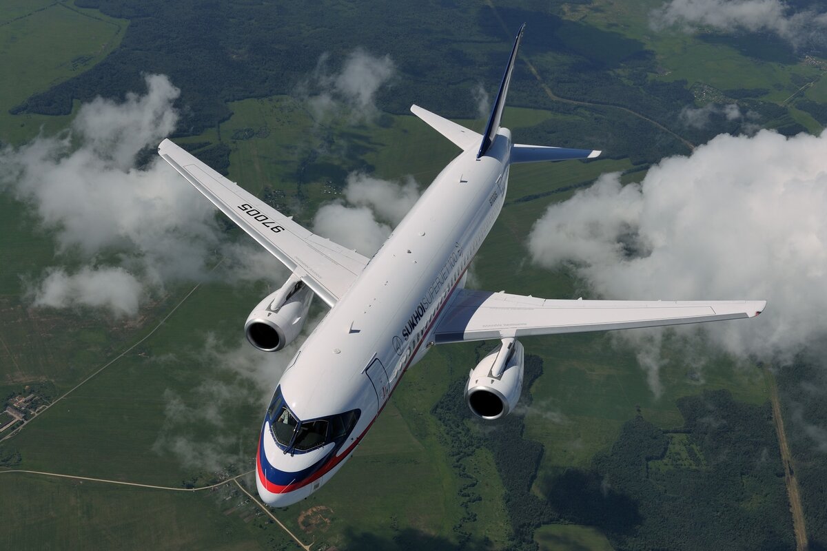 SSJ-100