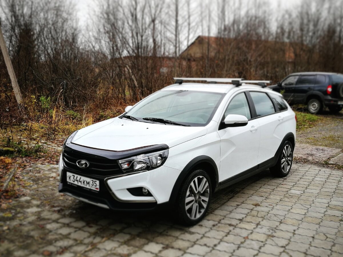 Lada SV Cross белая