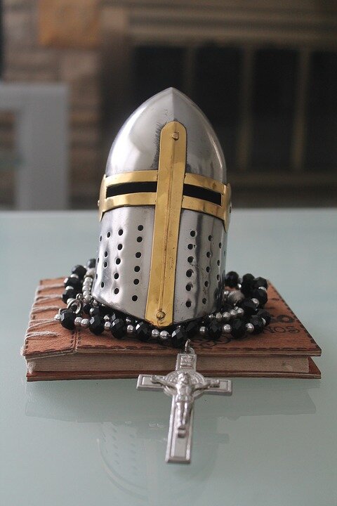 https://pixabay.com/ru/photos/рыцарь-крест-средневековый-серебра-1195102/