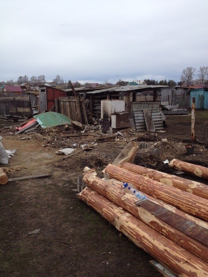 Мужчина приехал к отцу в деревню и перестроил ему сгнившую баню. Фото До/После.