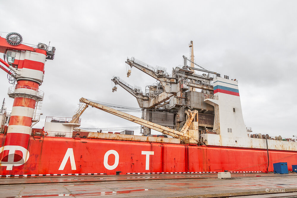 Ship stands. Контейнеровоз Севморпуть находка. Сочи контейнеровоз Балтийский завод. А также атомный контейнеровоз. Как называется единственный атомный контейнеровоз.