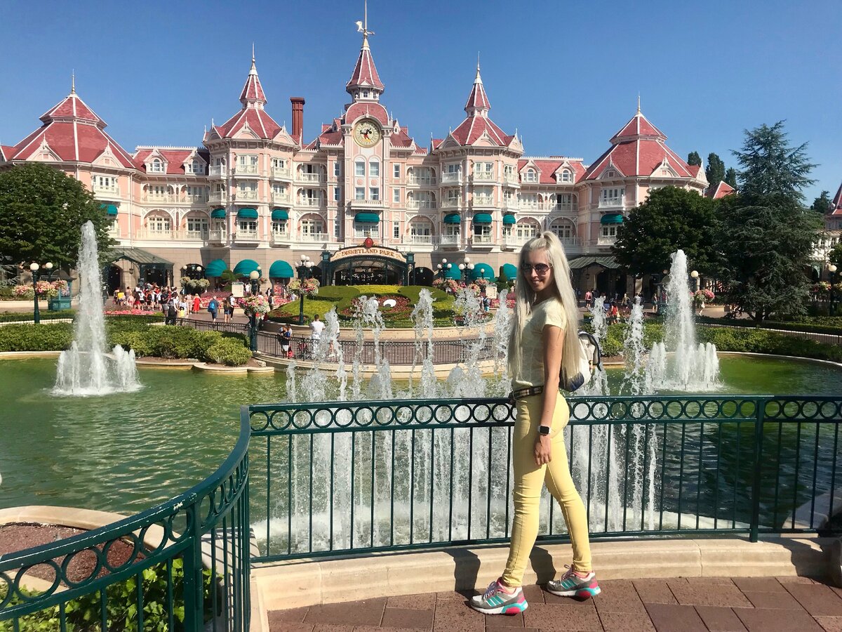 Я в Диснейленде, Париж, 2019 год. 