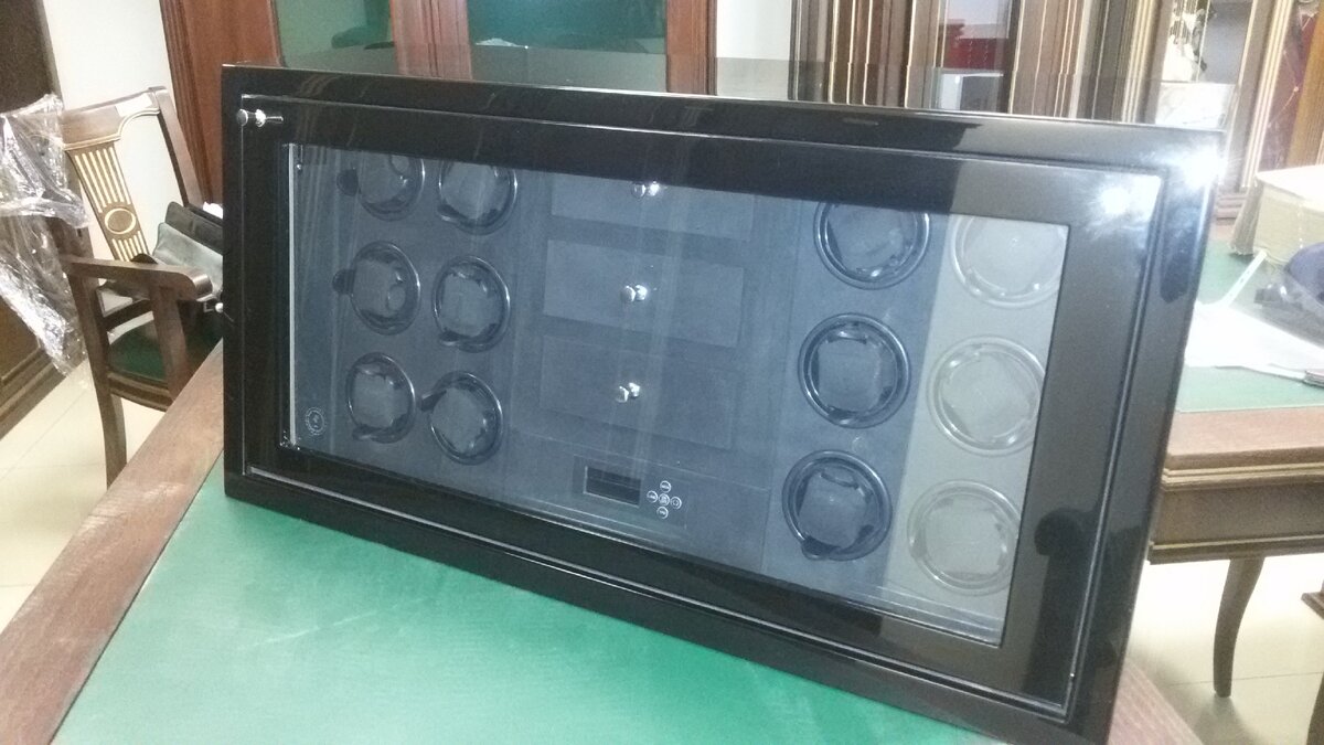 Шкатулка-сейф для часов,