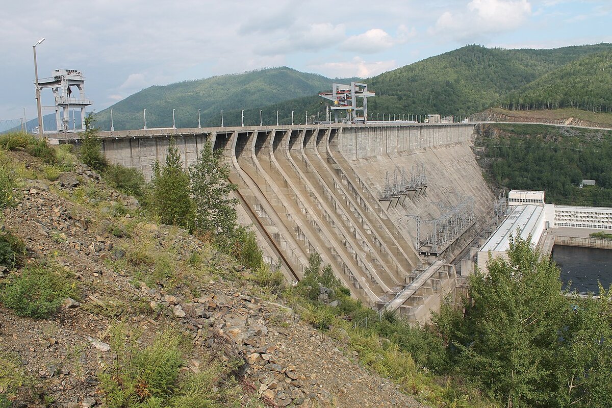 Плотина Зейской ГЭС