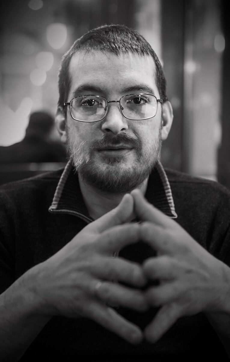 Алексей Олейников, писатель, автор детских книг, учитель литературы.