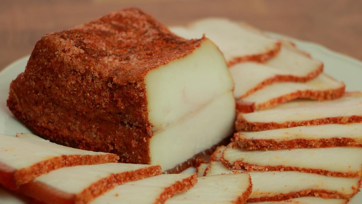 Привет! Сегодня засолим сало варкой в луковой шелухе, специях и травах. Получается просто отличный вкус и красивое сало! ВИДЕО рецепта по традиции в конце статьи!