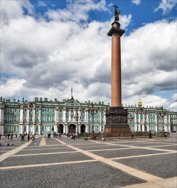 Александровская колонна в Санкт Петербурге