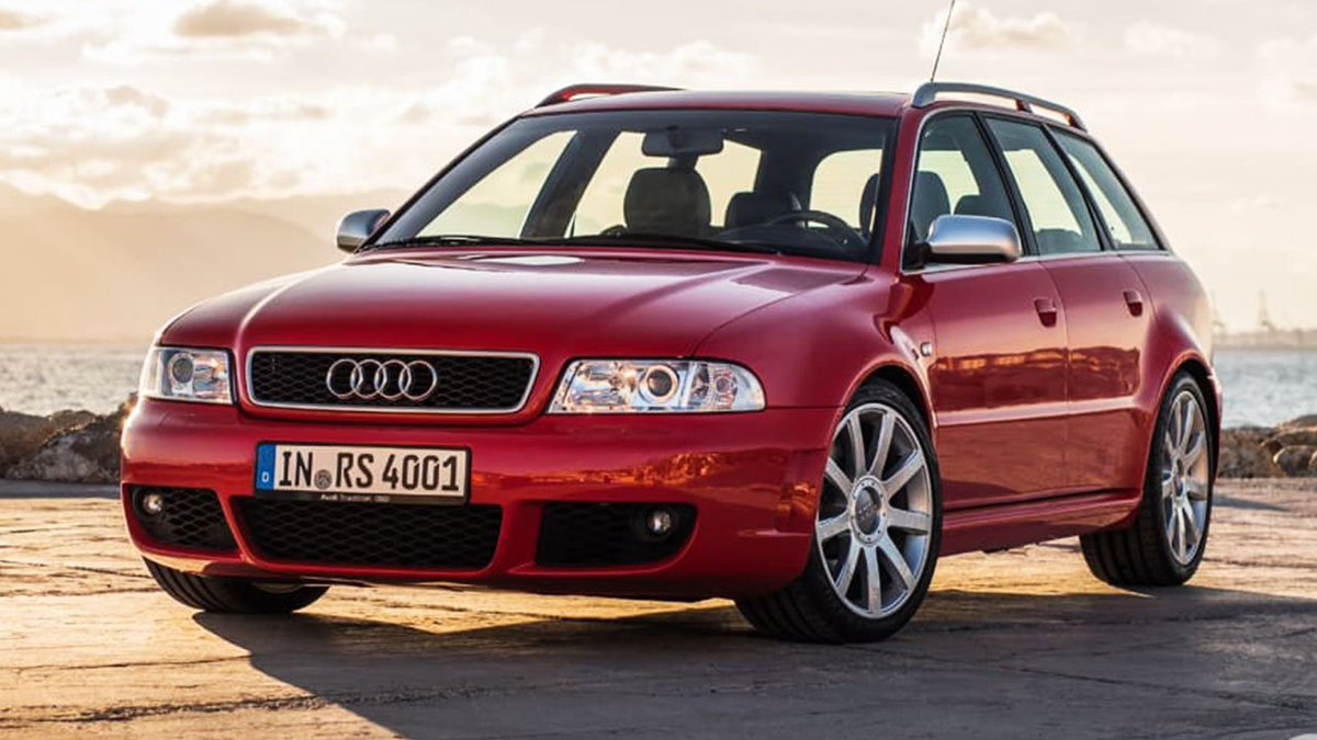 Audi B5 RS4 Avant quattro, спереди