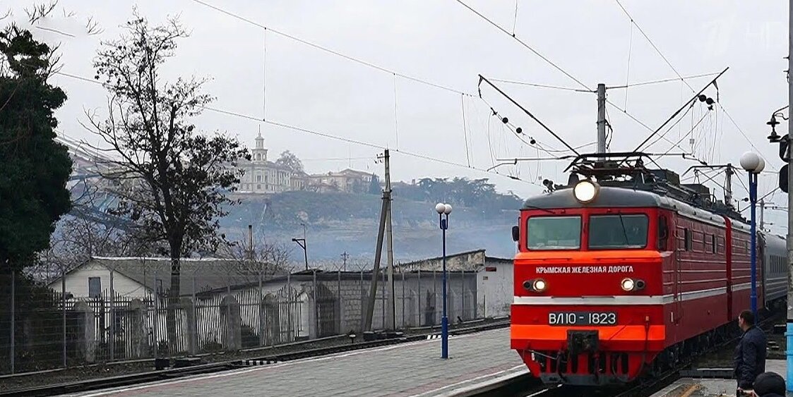 Поезд "Таврия" в Севастополе.