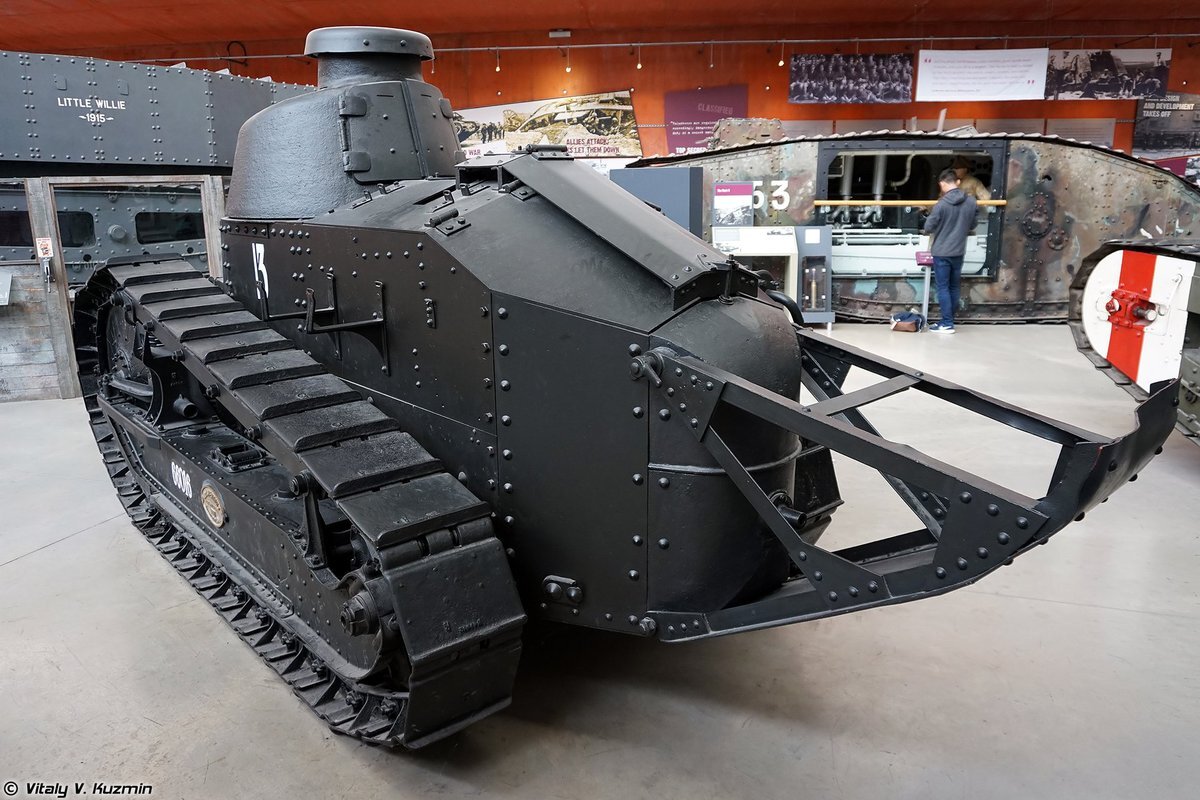 Французский легкий танк FT-17. На его основе был создан первый серийный отечественный танк, получивший имя "Рено русский". 